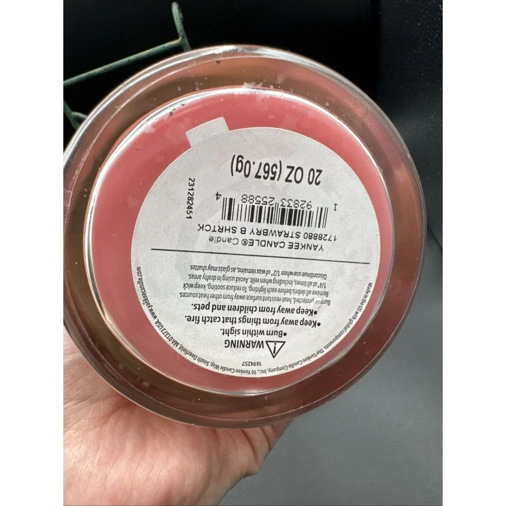 Large 2 Wick Yankee Candle Strawberry Bunny Shortcake Discontinued